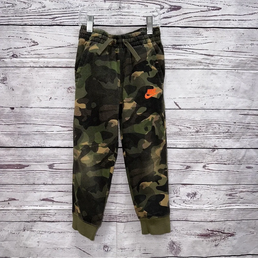 Nike Green Camouflage Sweat Pants Size 4